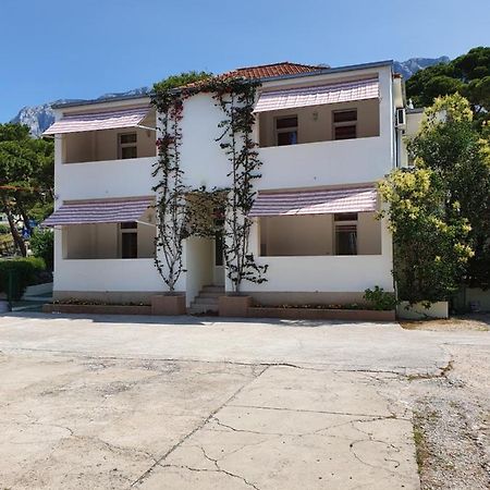 מאקרסקה Studio Apartments Marija With Private Parking מראה חיצוני תמונה