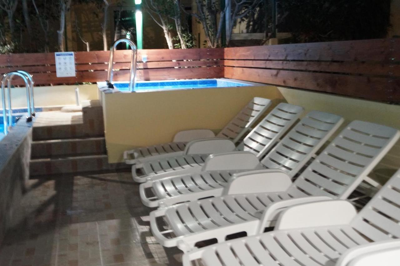 מאקרסקה Studio Apartments Marija With Private Parking מראה חיצוני תמונה