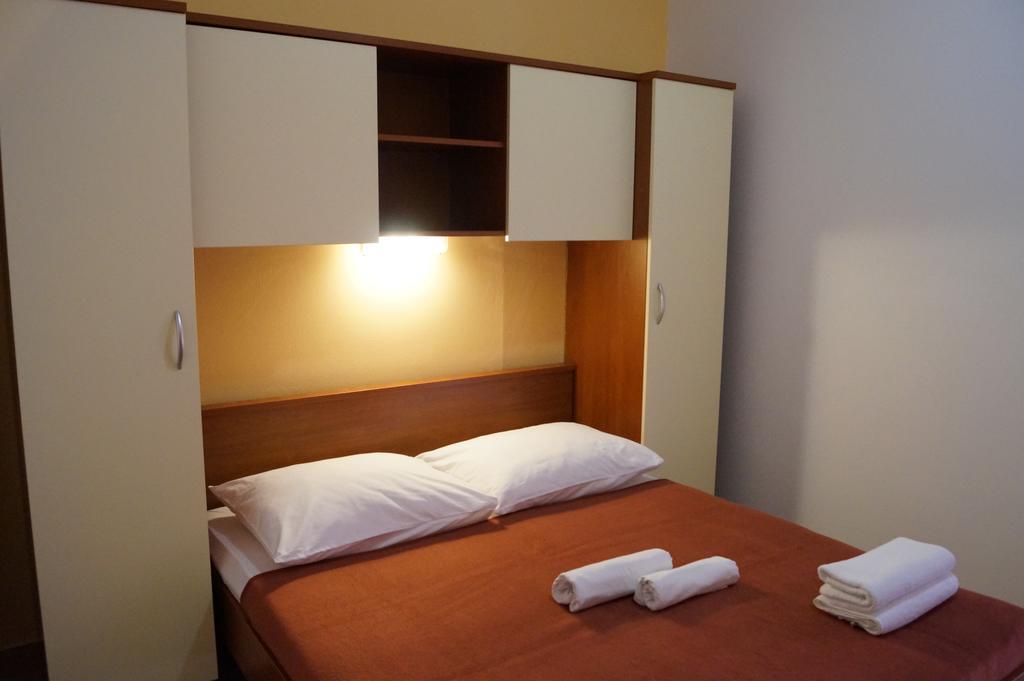 מאקרסקה Studio Apartments Marija With Private Parking מראה חיצוני תמונה