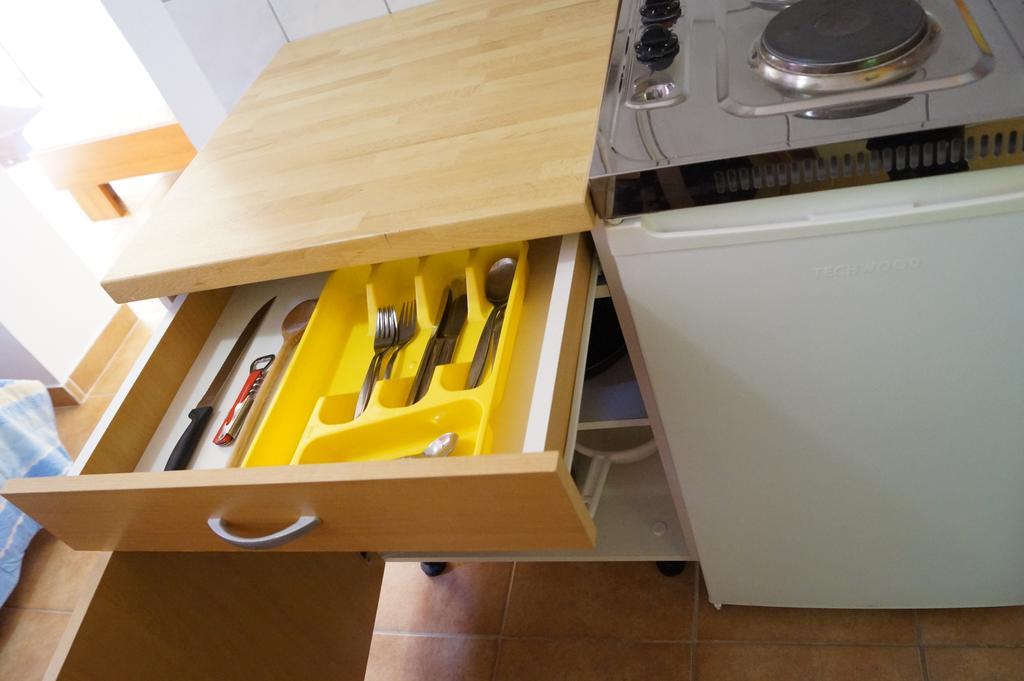מאקרסקה Studio Apartments Marija With Private Parking מראה חיצוני תמונה