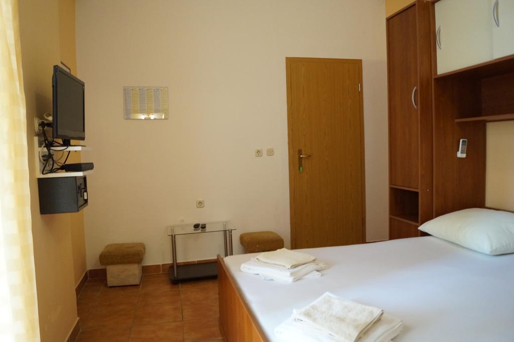 מאקרסקה Studio Apartments Marija With Private Parking מראה חיצוני תמונה