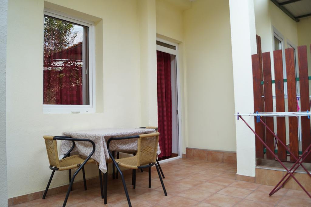 מאקרסקה Studio Apartments Marija With Private Parking מראה חיצוני תמונה