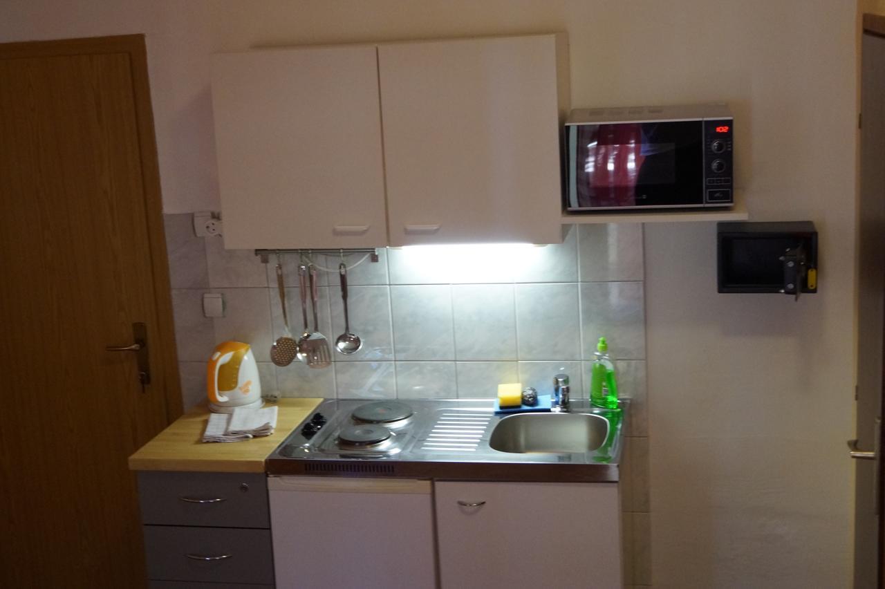 מאקרסקה Studio Apartments Marija With Private Parking מראה חיצוני תמונה