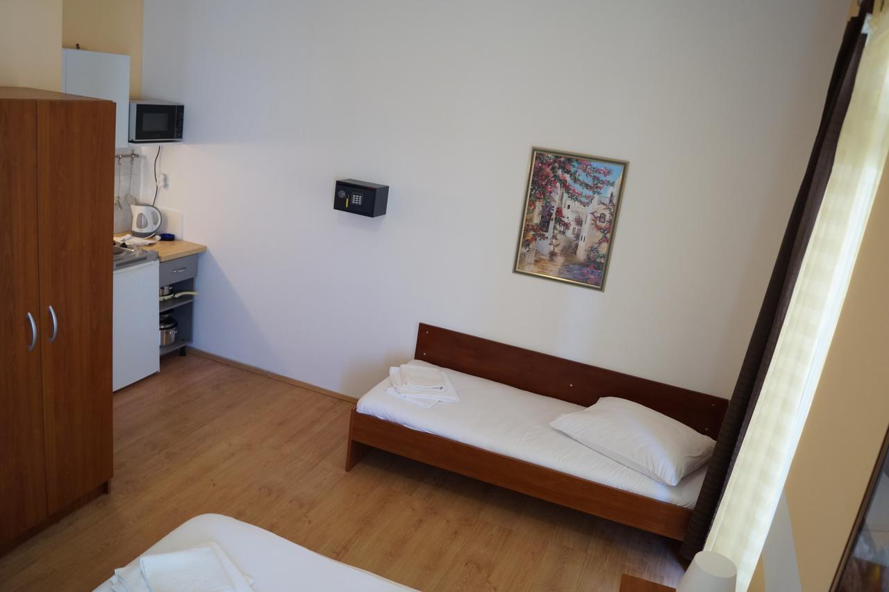 מאקרסקה Studio Apartments Marija With Private Parking מראה חיצוני תמונה