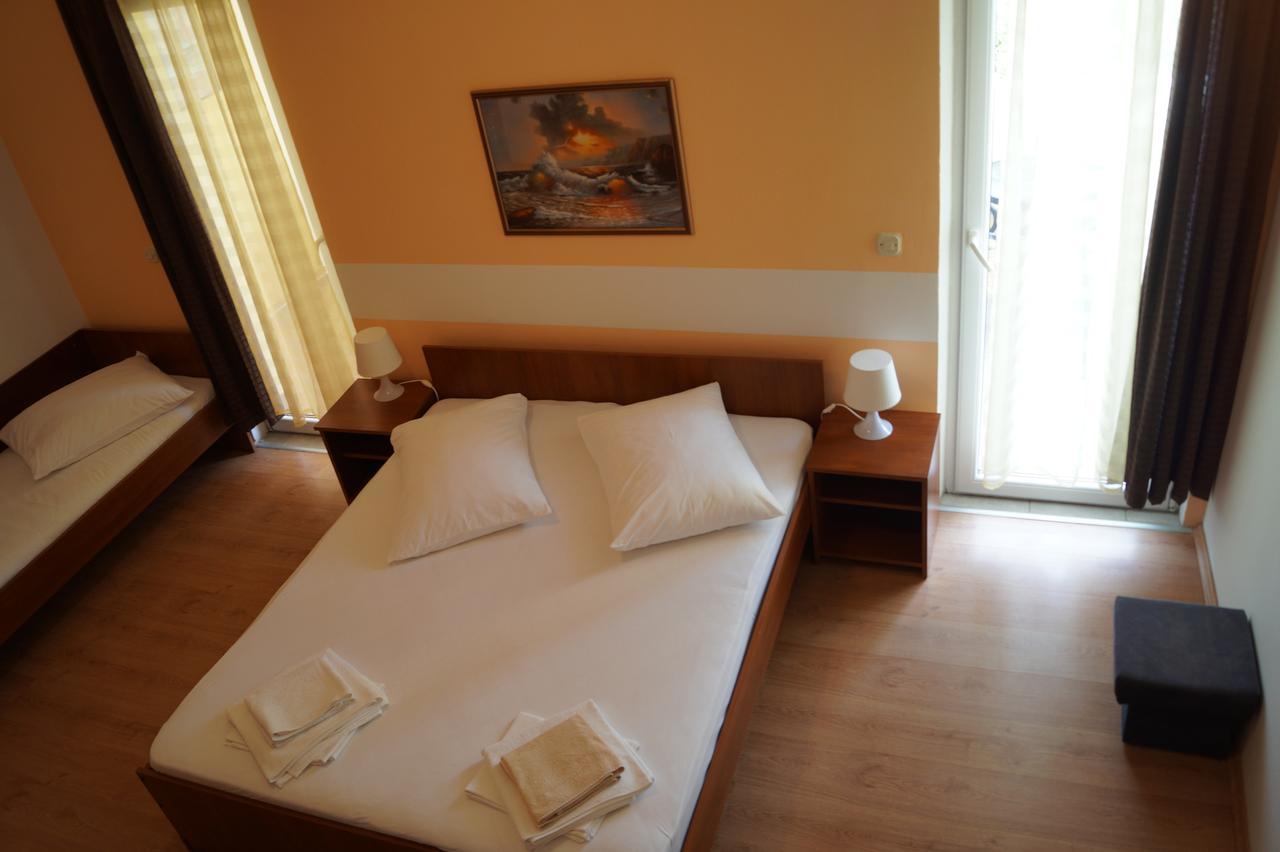 מאקרסקה Studio Apartments Marija With Private Parking מראה חיצוני תמונה
