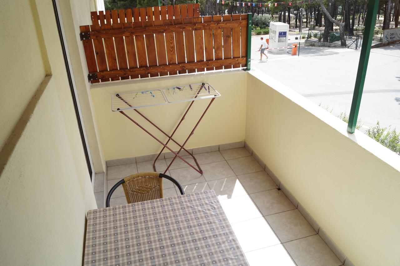 מאקרסקה Studio Apartments Marija With Private Parking מראה חיצוני תמונה