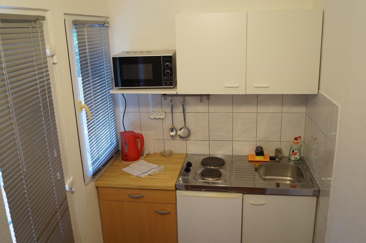 מאקרסקה Studio Apartments Marija With Private Parking מראה חיצוני תמונה